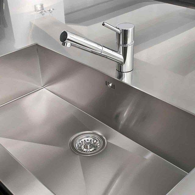 https://elkayplumbing.com.au/wp-content/uploads/2018/10/gallery_projects_21-640x640.jpg